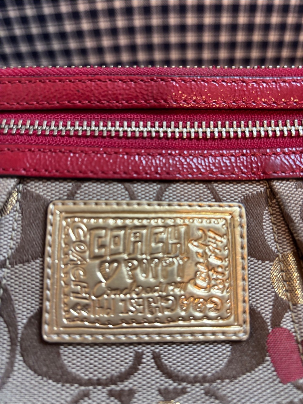 Coach, secret admirer Signature Canvas large Wristlet in Red, limited edition - Picture 2 of 10